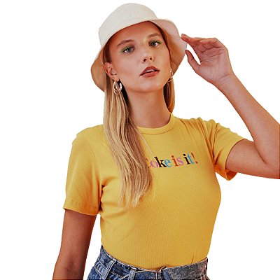 Camiseta Coca Cola Canelada Slim P23 Amarelo Feminino