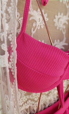 Biquini tecido texturizado com top meia taça + calcinha hotpant