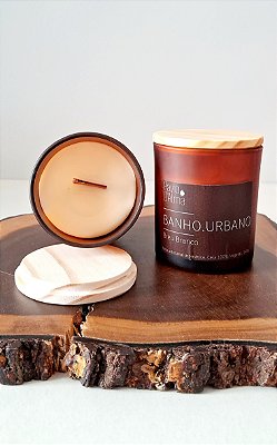 Vela Aromática " BANHO FLORESTAL" - Notas clássicas de perfume orvalhado suave e encorpado com toque fresco e cítrico do Breu Branco e Madeira Negra