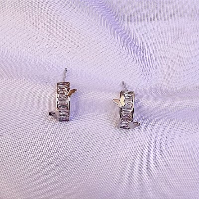 Brinco ouro branco de riviera com mini borboletas
