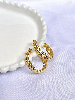 Argola média pontilhada