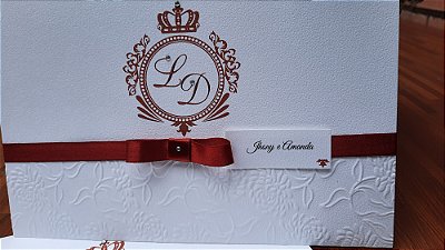 Convites de casamento com relevo seco