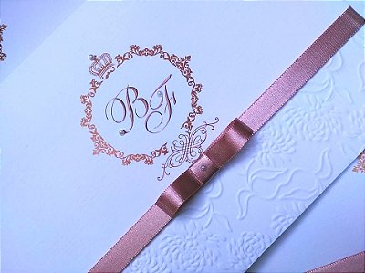 Convites de casamento com barrado em relevo