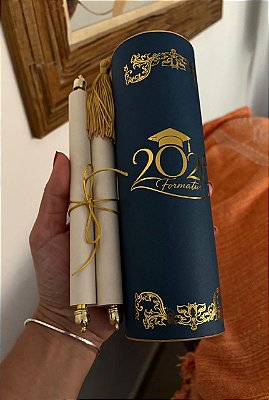 Convite Formatura pergaminho na lata luxo