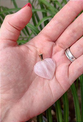 Pingente Coração Dourado Quartzo Rosa -  Amor próprio e acolhimento