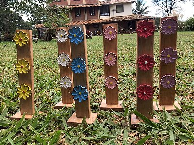 Porta Xícaras de 6 Ganchos com Flores de Madeira