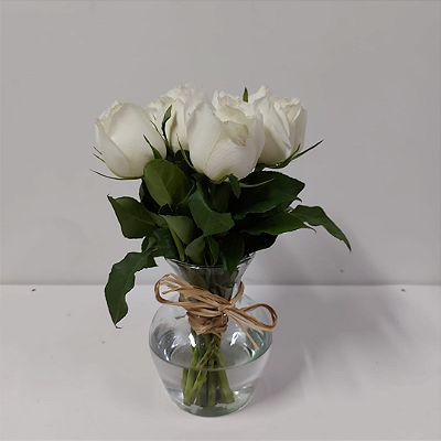 Love White Roses no Vidro