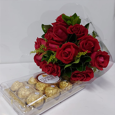 Buquê Tradicional de 12 Rosas Vermelhas e Ferrero Rocher