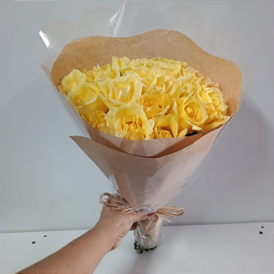 Buquê Amor Dourado - 25 Rosas Amarelas