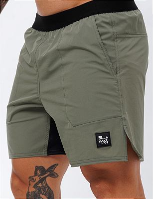 Bermuda minimalista Tag | Verde militar c/preto