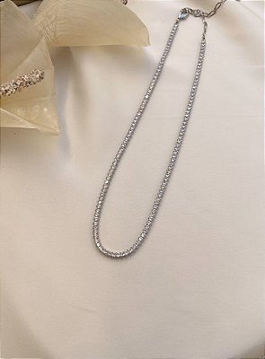Choker mini riviera banhada a ródio branco