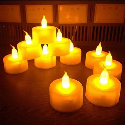 Kit 4 Velas Eletrônicas De Led + 50 Pétalas Decorativas