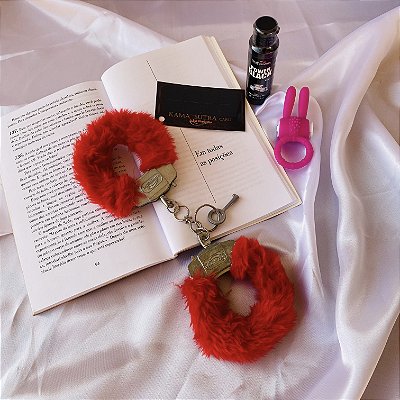Kit Em Todas as Posições - Algema de Metal com Pelúcia + Gel Power Black + Anel com Vibro Coelhinho + Raspadinha