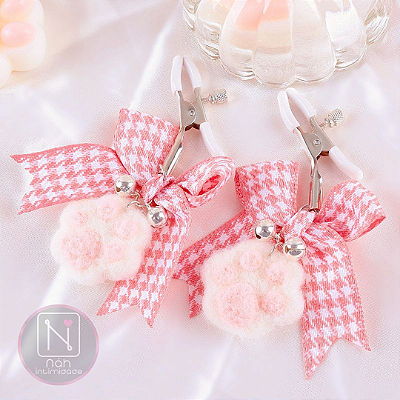 Grampos para Mamilos com Guizo, Lacinho e Pelúcia - Rosa