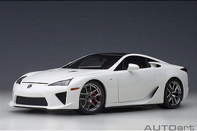 Lexus LFA 1:18 Autoart Branco