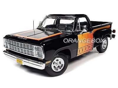 Dodge D150 Pick-M-Up Utiline 1980 1:18 Autoworld Preto