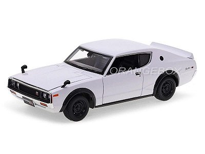 Nissan Skyline 2000GT-R (KPGC110) 1973 1:24 Maisto Branco