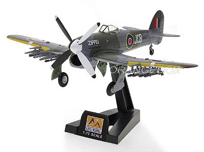 Avião Typhoon MK.IB Plantlunne 1945 1:72 Easy Model