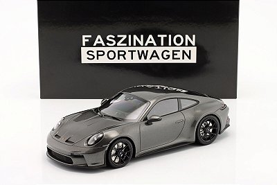 Porsche 911 (992) GT3 Touring 2022 1:18 Minichamps