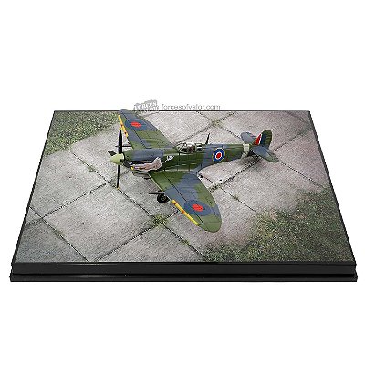 Avião British Supermarine Spitfire Mk.IX (Long Range Experimental) 1:72 Forces of Valor