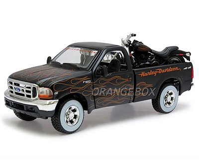 Ford F-350 Super Duty 1999 1:27 Maisto + Moto FXSTB Night Train 2002 1:24 Maisto Preto