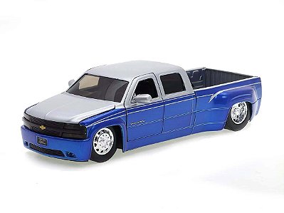 Chevrolet Silverado Dually 1999 1:24 Jada Toys Azul