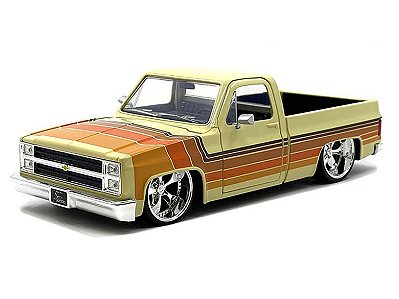 Chevrolet C10 1985 Cartelli Wheels 1:24 Jada Toys Bege