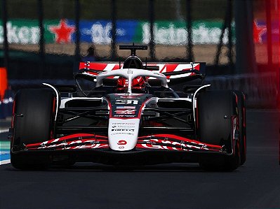 Fórmula 1 MoneyGram Haas F1 Team VF-25 Esteban Ocon 5th GP China 2025 1:64 Spark