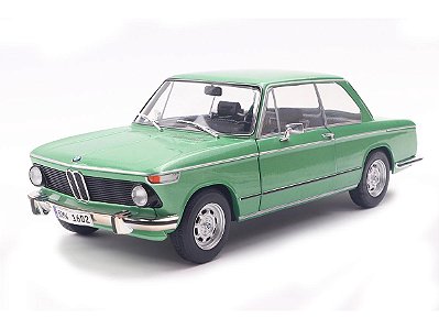 BMW 1602 1971 1:18 Solido Verde