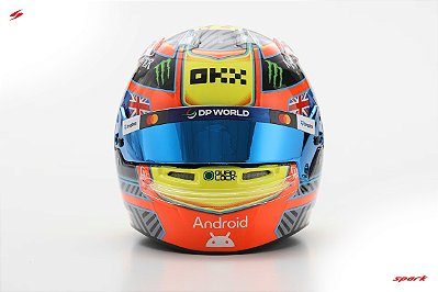 Capacete Oscar Piastri 2025 McLaren Formula 1 Team 1:5 Spark