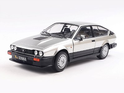 Alfa Romeo GTV6 1984 1:18 Solido Prata