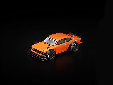 Toyota Corolla KE25 1:64 POP RACE Laranja