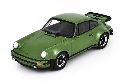 Porsche 930 Turbo 3.0 1975 1:18 Spark Verde