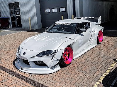 Toyota GR Supra LIBERTY WALK Body Kit 2025 1:18 Solido Branco