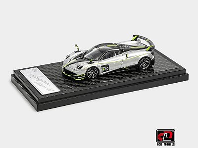 *** PRÉ-VENDA *** Pagani Huayra Roadster BC 1:64 LCD Models Prata PV13007