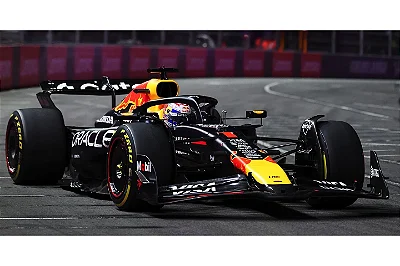 Fórmula 1 Oracle Red Bull Racing RB21 Max Verstappen Winner GP Las Vegas 2025 1:18 Spark