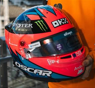 Capacete Oscar Piastri McLaren F1 Team GP Las Vegas 2025 1:5 Spark