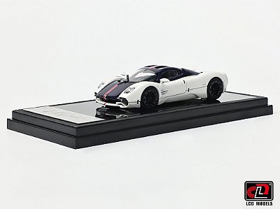 *** PRÉ-VENDA *** Pagani Utopia Coupe 1:64 LCD Models Branco Carbon PV13007