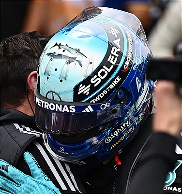Capacete George Russell Mercedes F1 Team Azerbaijan GP 2025 1:5 Spark