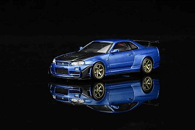 Nissan Skyline GT-R (R34) 1:64 MOTORHELIX Azul