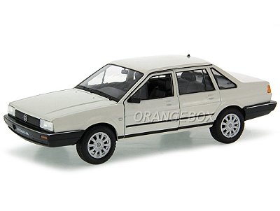 Volkswagen Santana 1:24 Welly Creme