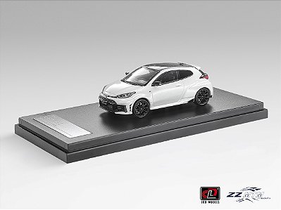 GR Yaris RZ High Performance 2024 1:64 LCD Models Branco