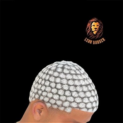 kit Pó Descolorante Ametista 10 tons 300g + Água Oxigenada 20 vol 900ml Leon Barber