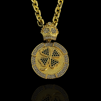 PINGENTE REDONDO TREVO DA SORTE   CRAVEJADO  EM ZIRCÔNIA  PREMIUM 12g( 4x4cm) (GG)  - BANHO DE OURO 18k.
