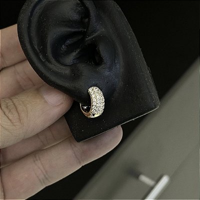 PAR DE ARGOLA NEY CRAVEJADO EM PEDRA ZIRCÔNIA PREMIUM  GG 15x8mm - BANHADO A OURO 18K