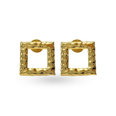 BRINCO QUADRADO  ORGÂNICO VAZADO MIRANDA BANHADO A OURO 18K.