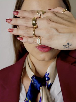 ANEL OVAL AJUSTAVEL OVAL VICTORIA BANHADO A OURO 18K.