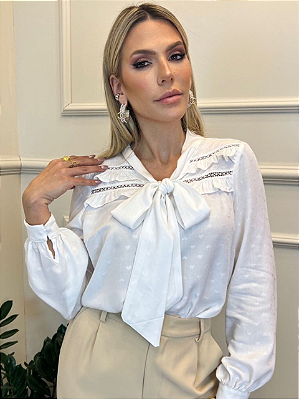 Camisa Babados e Laço