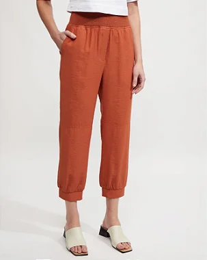 Calça Cenoura em Alfaiataria