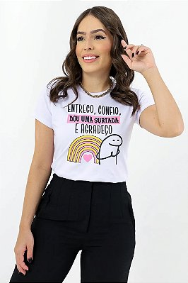 T-Shirt Flork Entrego Confio Dou Uma Surtada E Agradeço BRANCA